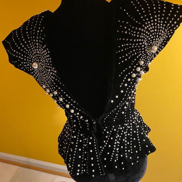 Black velvet pearl top - Picture 5 of 6